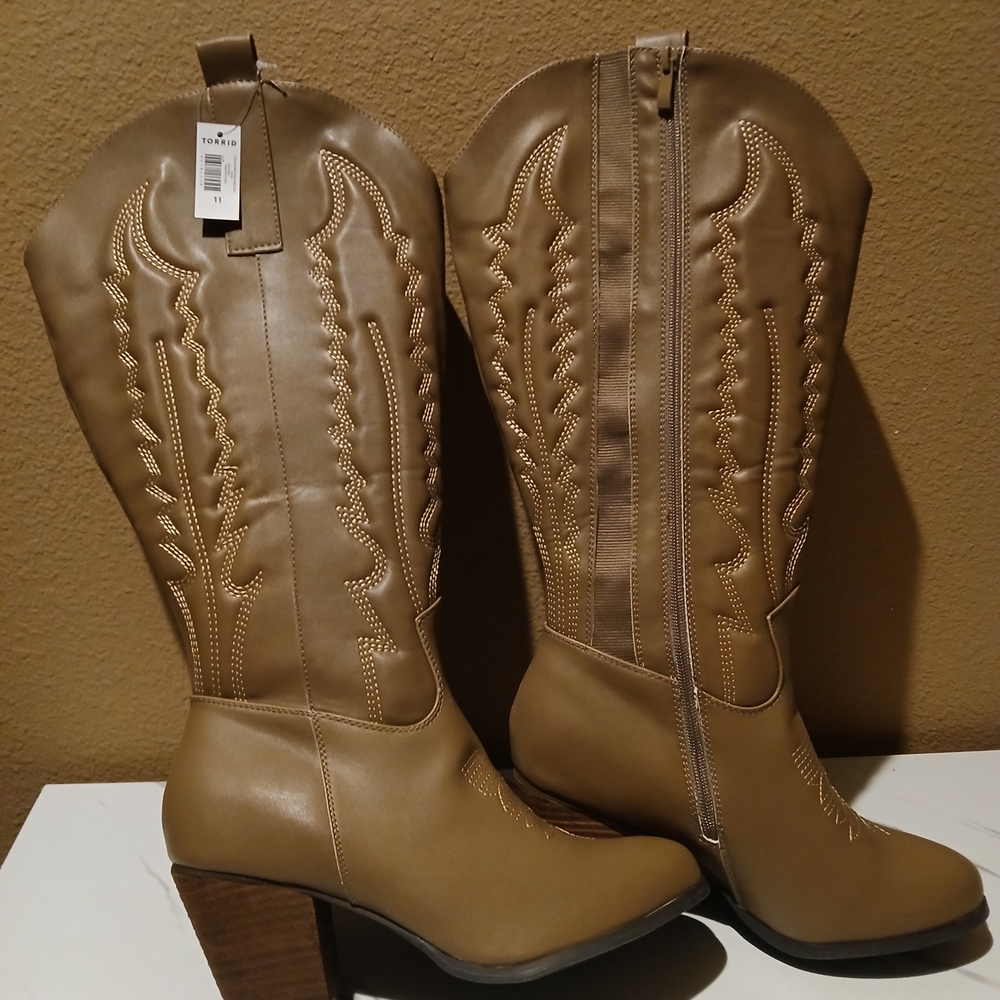 Tan Western-Style Women's Boots